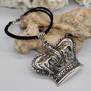 SALE/ Really Unusual Silver Crown Beaded Black Bracelet